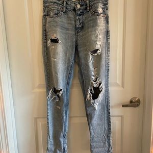 American Eagle size 4 tomgirl jeans